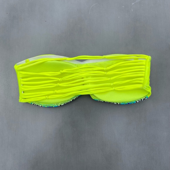 Bikini Set - Size Small - Picture 2 of 3